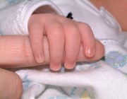 как постричь ногти младенцу