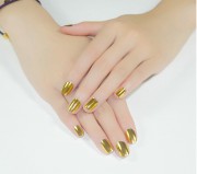 Золотой металлик на ногтях