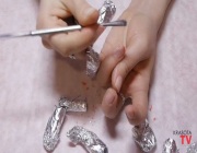 Соскабливание покрытия с ногтей